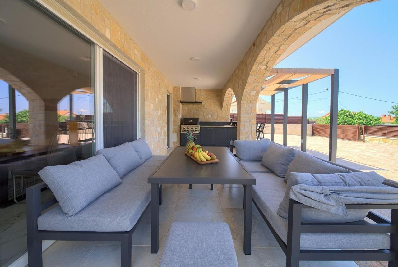 Holiday House Sea & Sun Residence Rasopasno Extérieur photo