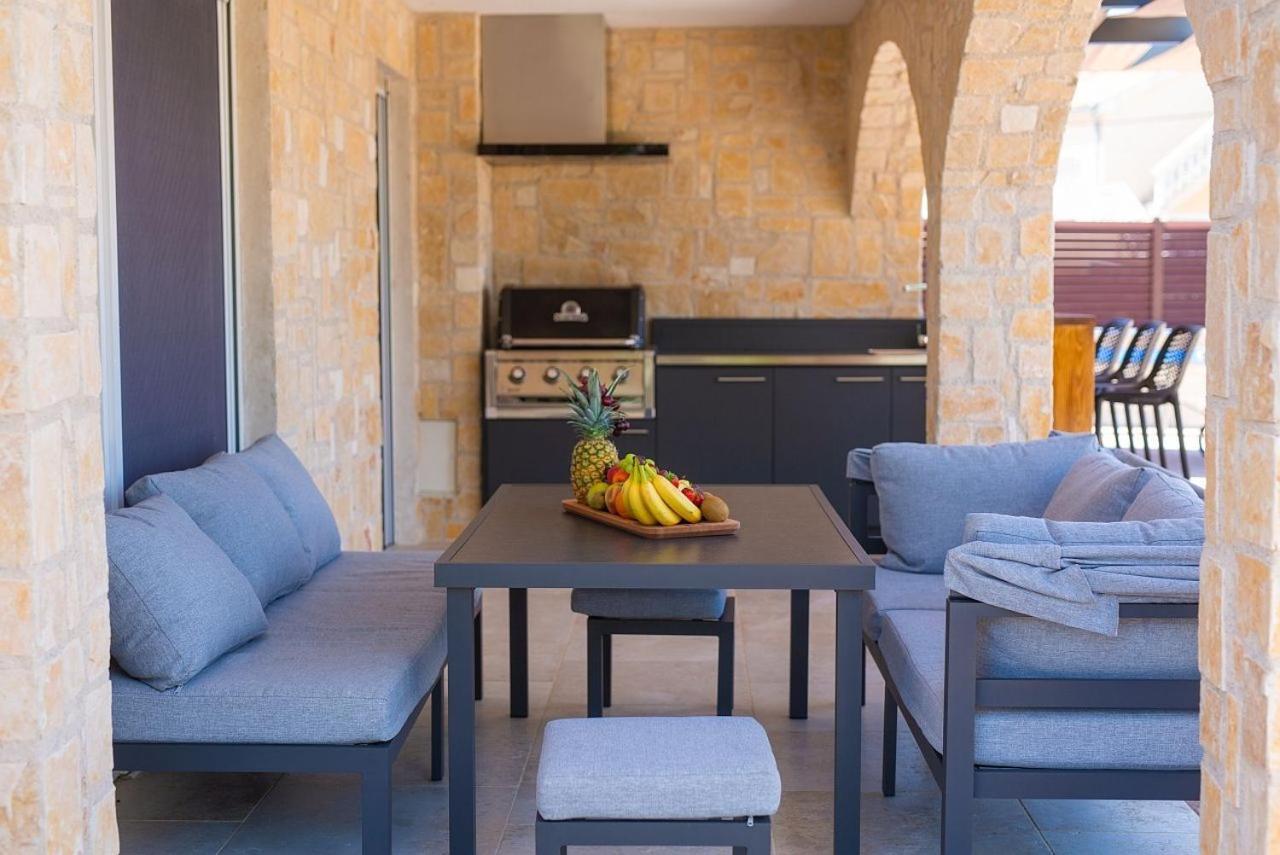 Holiday House Sea & Sun Residence Rasopasno Extérieur photo