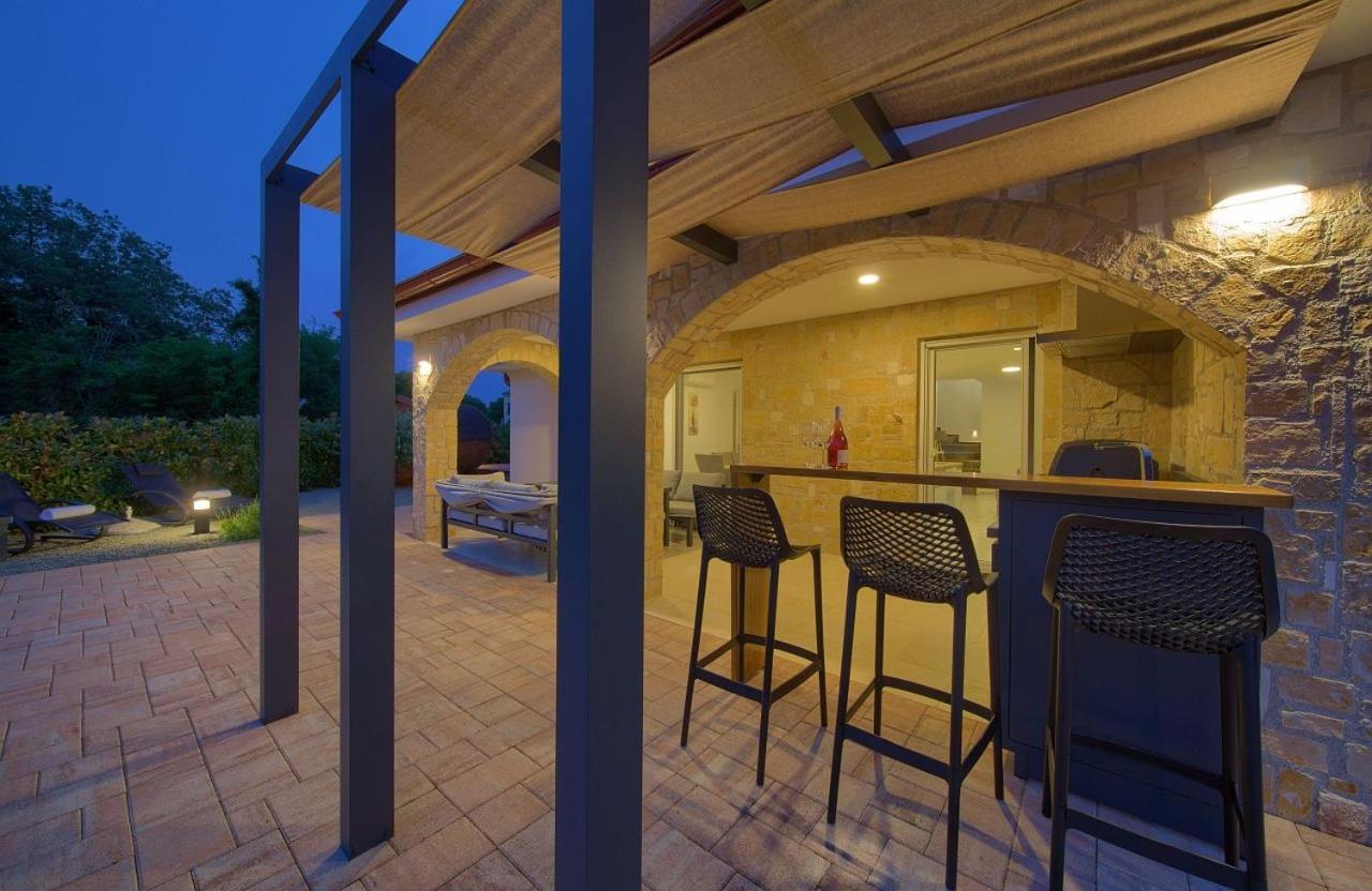 Holiday House Sea & Sun Residence Rasopasno Extérieur photo