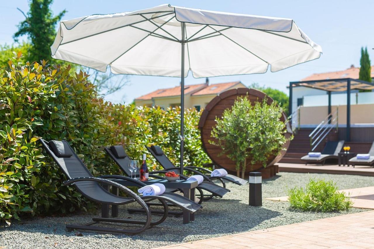 Holiday House Sea & Sun Residence Rasopasno Extérieur photo