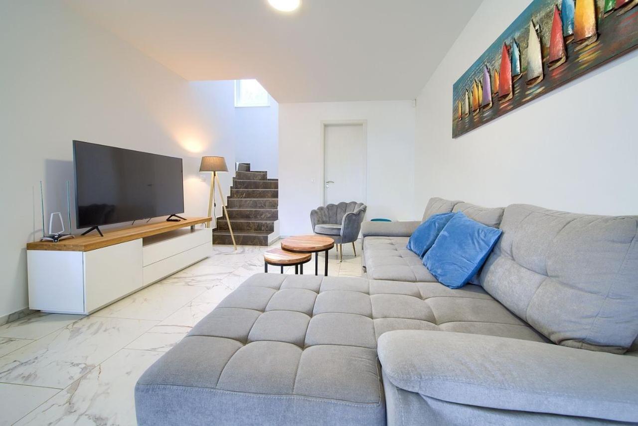 Holiday House Sea & Sun Residence Rasopasno Extérieur photo