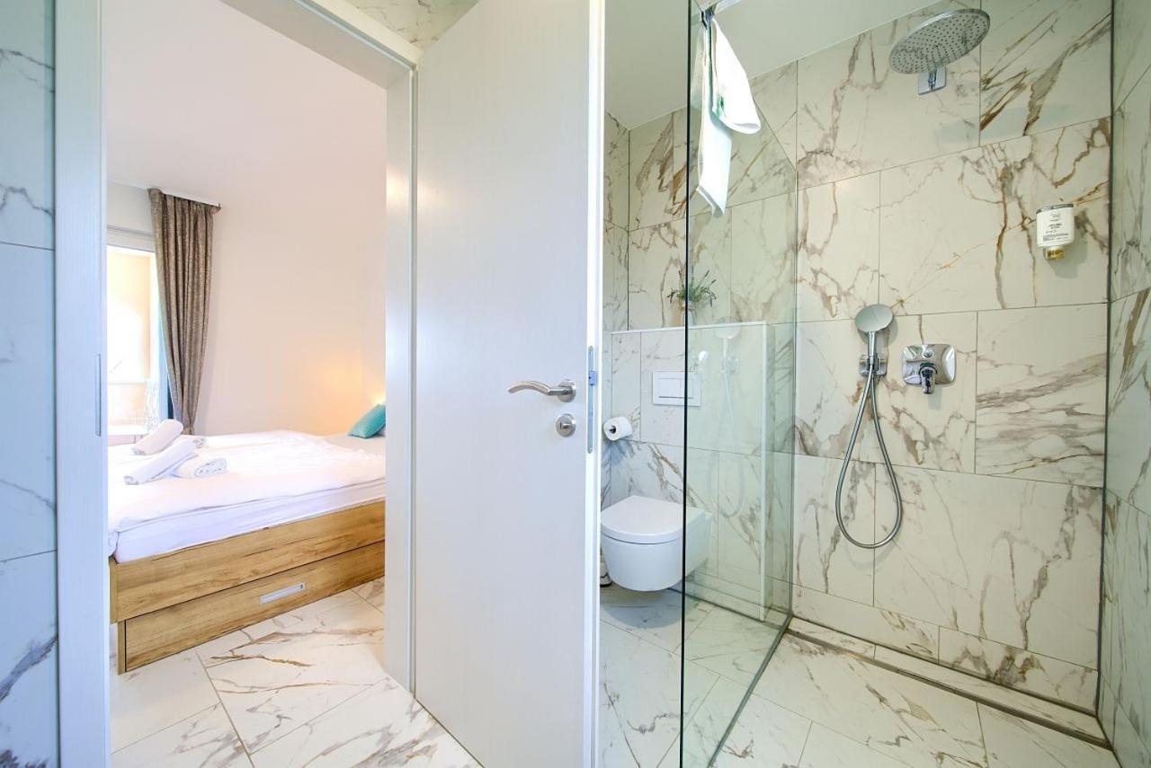 Holiday House Sea & Sun Residence Rasopasno Extérieur photo