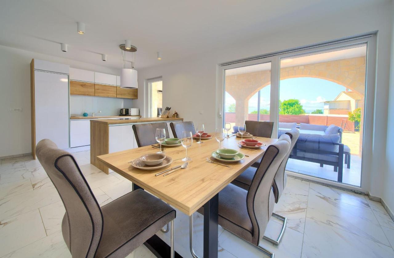 Holiday House Sea & Sun Residence Rasopasno Extérieur photo